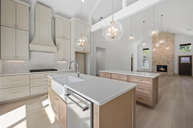 $529,990 | 106 Wyndemere Drive, Montgomery, TX 77356