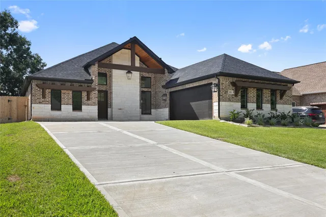 $529,990 | 106 Wyndemere Drive, Montgomery, TX 77356