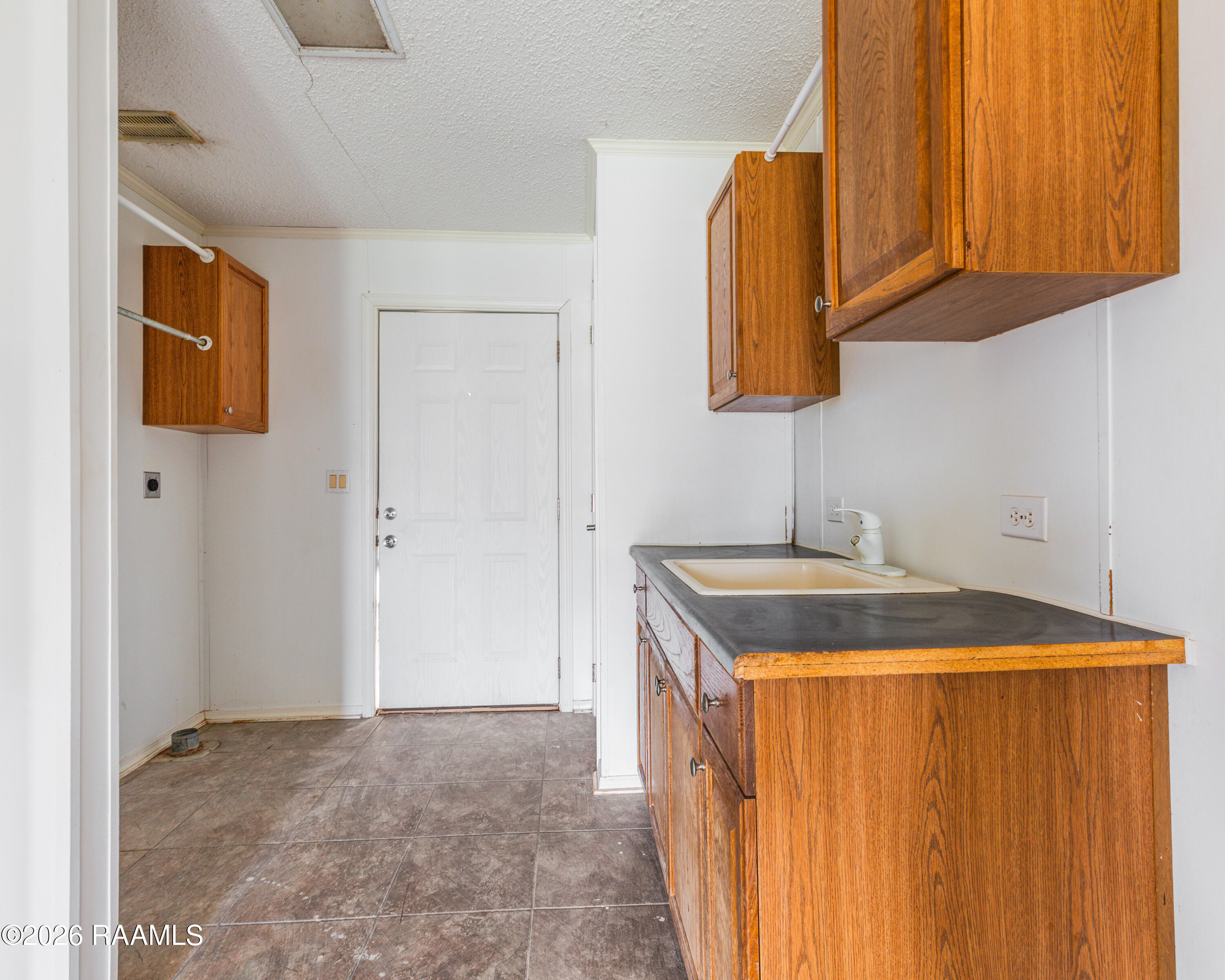 2913 Avery Island Road New Iberia, LA 70560 - Photo 11 of 21 2913 Avery Island New Iberia-11