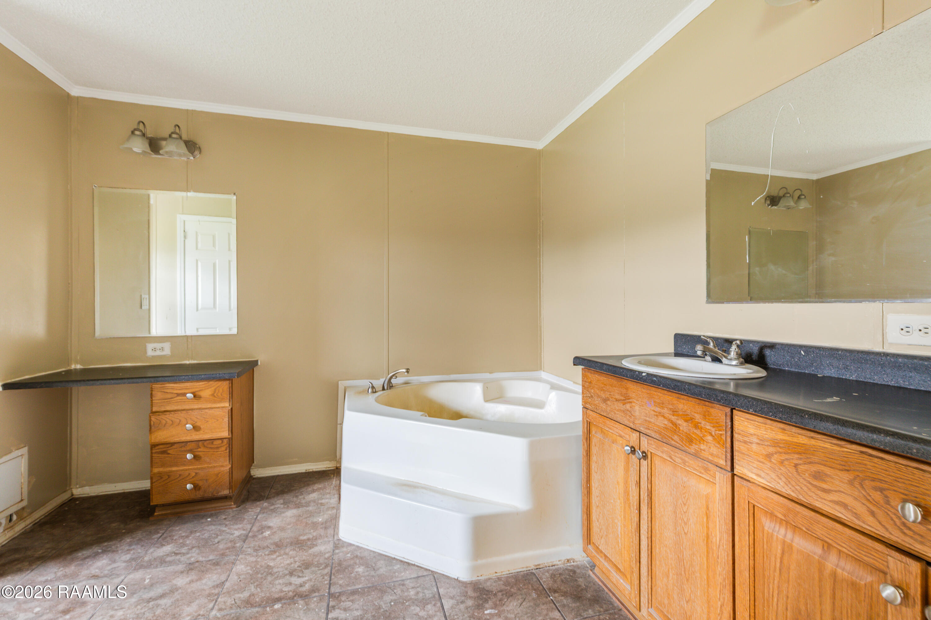 2913 Avery Island Road New Iberia, LA 70560 - Photo 18 of 21 2913 Avery Island New Iberia-16