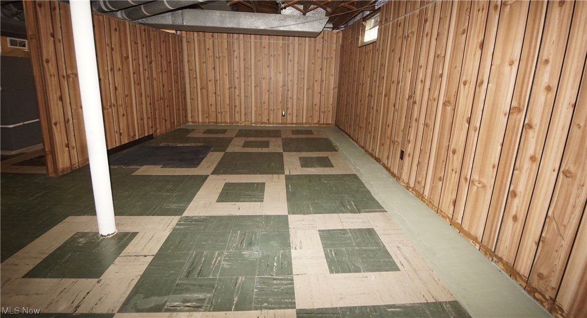 6013 Biddulph Road Cleveland, OH 44144 - Photo 23 of 30 Gallery Image 23