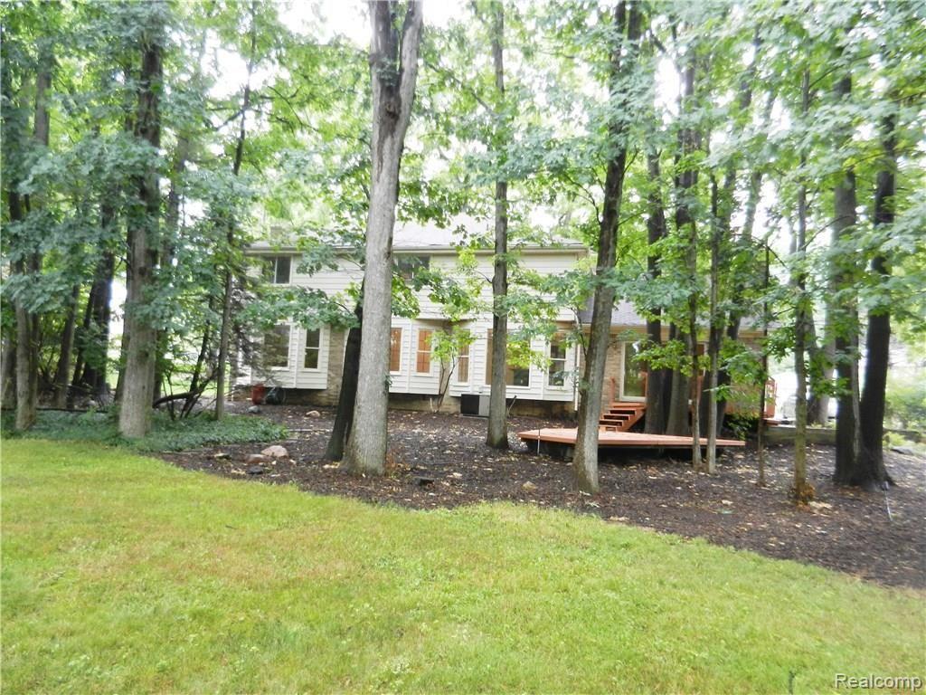 1813 North Kilburn Road Rochester, MI 48306 - Photo 6 of 33 1813 Kilburn rear view.jpg