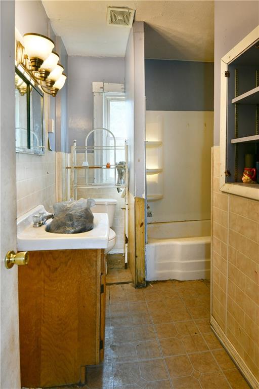 653 South State Line Road Sharon, PA 16146 - Photo 28 of 37 Gallery Image 28