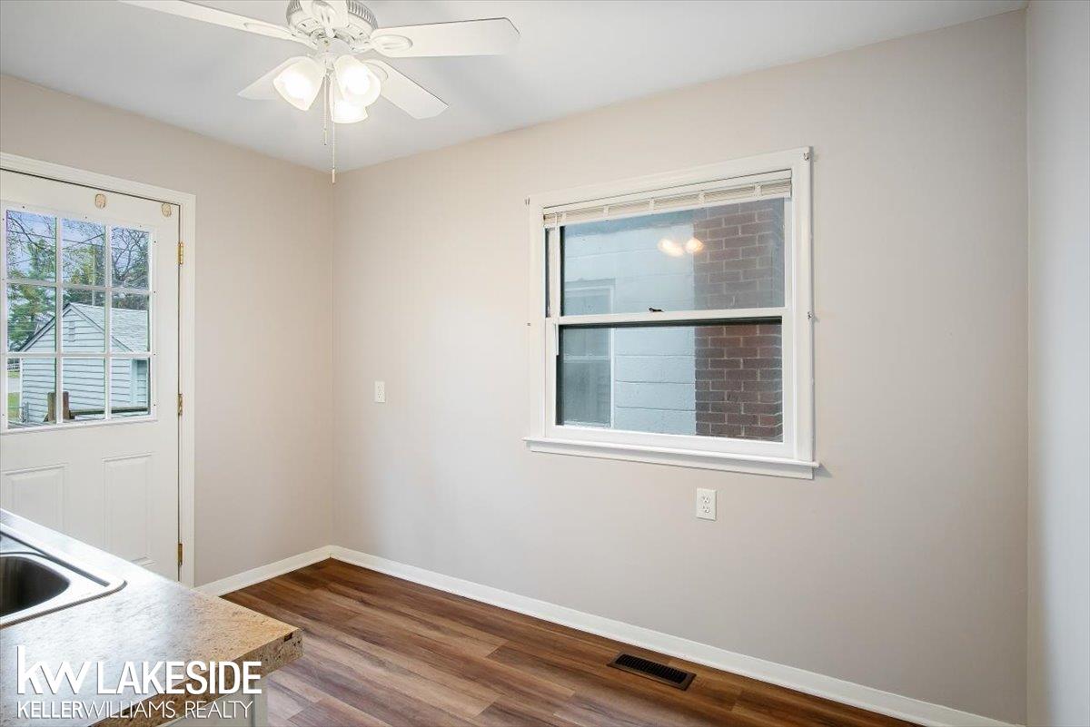8111 Rivard Avenue Warren, MI 48089 - Photo 13 of 25 50170713-13D7ADE8-54CC-4086-8004-9E509E85D3AF.JPG