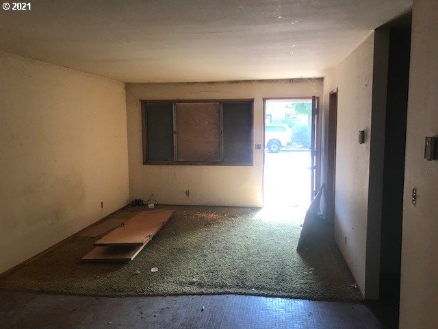 204 North 55th Street Springfield, OR 97478 - Photo 12 of 21