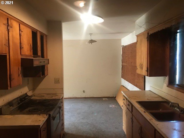 204 North 55th Street Springfield, OR 97478 - Photo 14 of 21