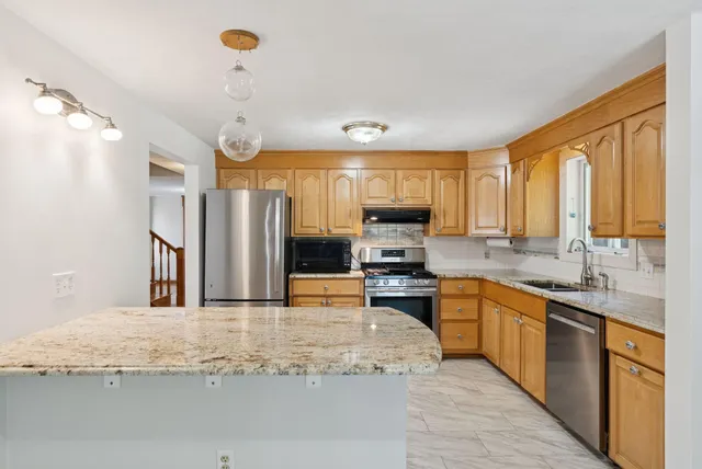 $755,000 | 90 Ocean House Road, Cape Elizabeth, ME 04107