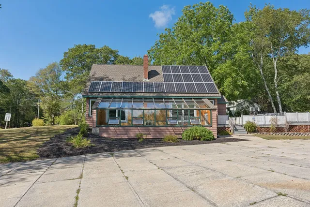 $755,000 | 90 Ocean House Road, Cape Elizabeth, ME 04107