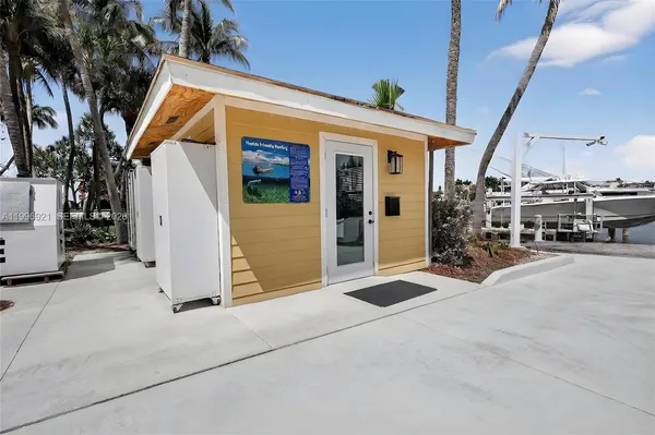 $3,895 | 4 Grove Isle Drive, Unit C9, Miami, FL 33133