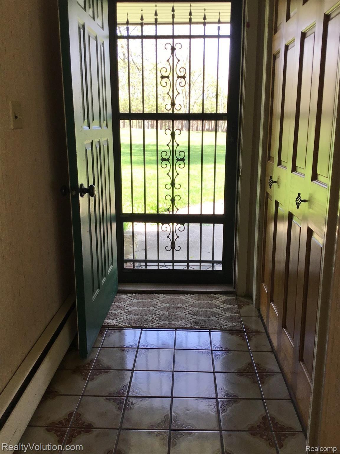 1707 North Livernois Road Rochester, MI 48306 - Photo 14 of 41 0AE79455-97D5-4DBC-A3A7-6CE8E4434384.jpeg