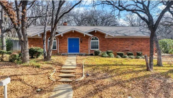 $360,000 | 3801 Halifax Court, Arlington, TX 76013