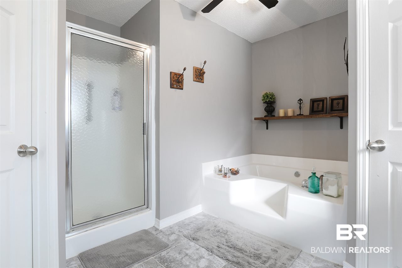 8969 Shoenight Circle Foley, AL 36535 - Photo 11 of 22 Master Bath