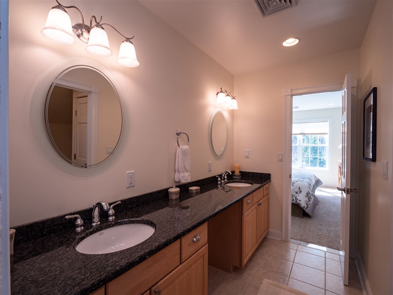 185 West Pinnacle Ridge Road, Unit 17D Waterbury, VT 05676 - Photo 34 of 39 Gallery Image 34