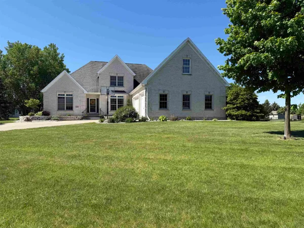 $675,000 | 4447 Harbor Village Drive, Omro, WI 54963