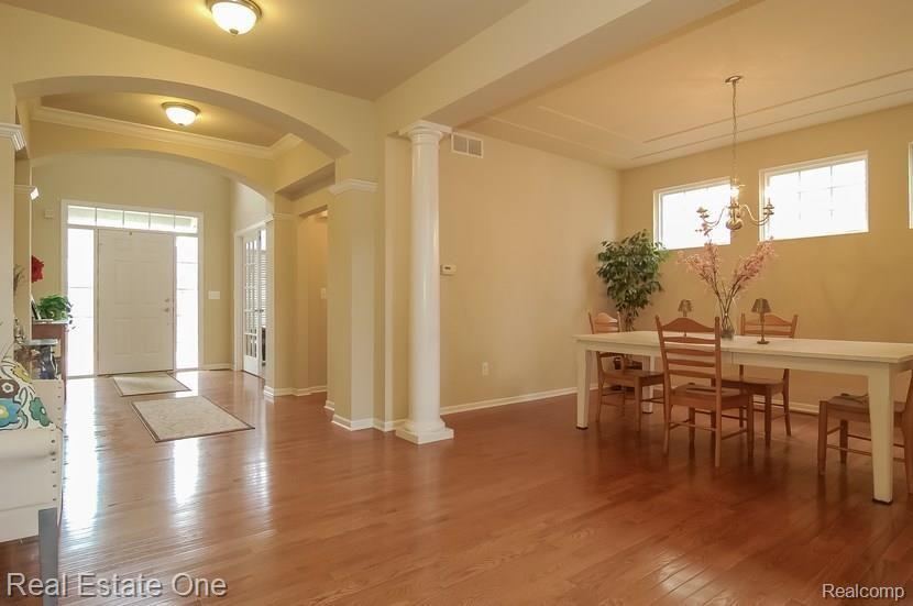 27634 Cromwell Road Novi, MI 48374 - Photo 4 of 26 004-Foyer-1319455-mls.jpg
