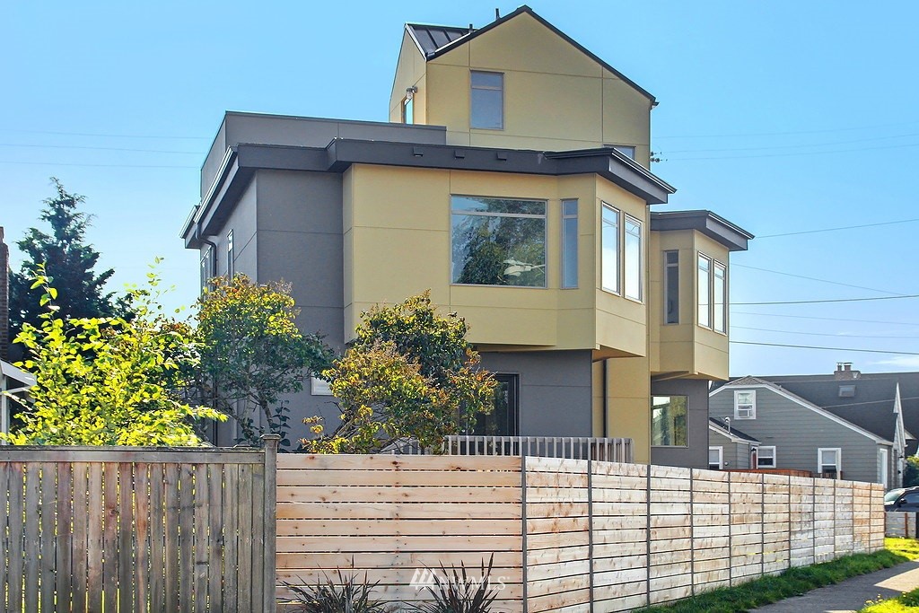 1304 North 76th Street Seattle, WA 98103 - Photo 24 of 25 Gallery Image 24