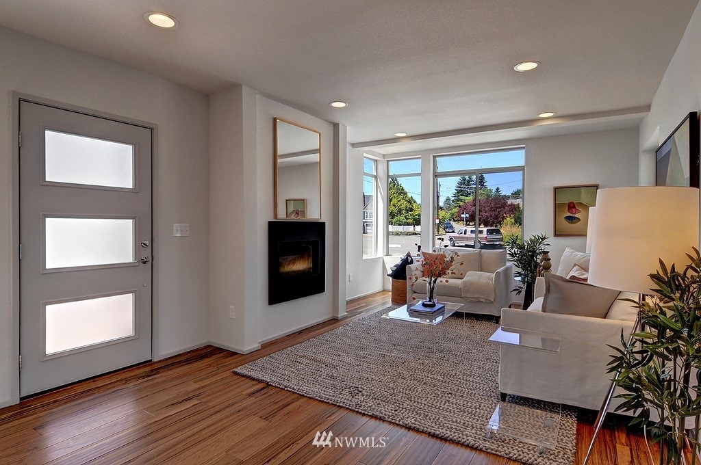 1304 North 76th Street Seattle, WA 98103 - Photo 4 of 25 Gallery Image 4