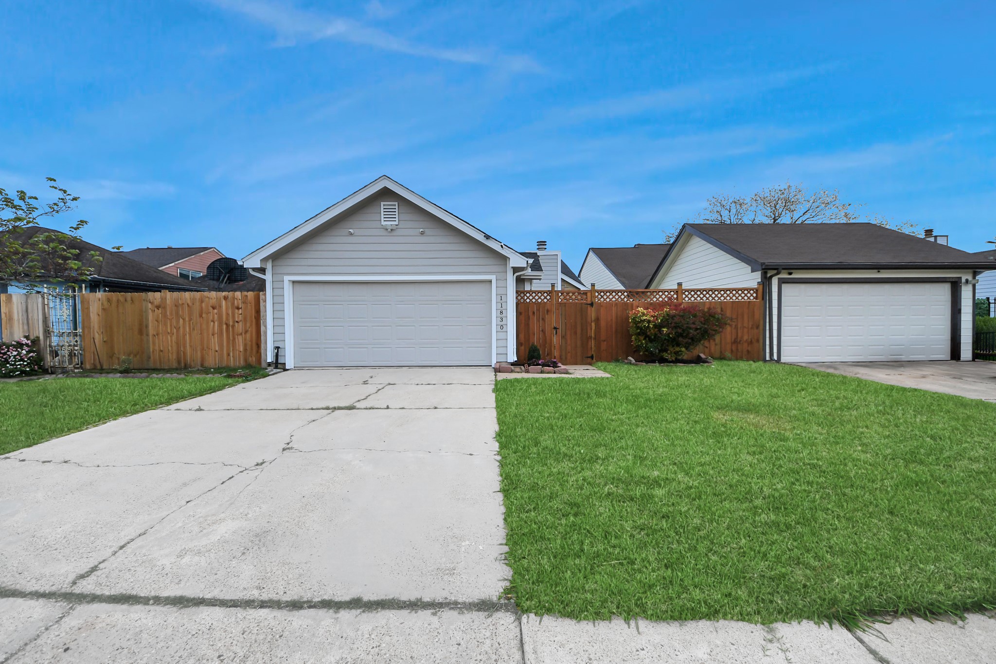 11830 Plumpoint Drive Houston, TX 77099 - Photo 2 of 40 front view of house with a yard