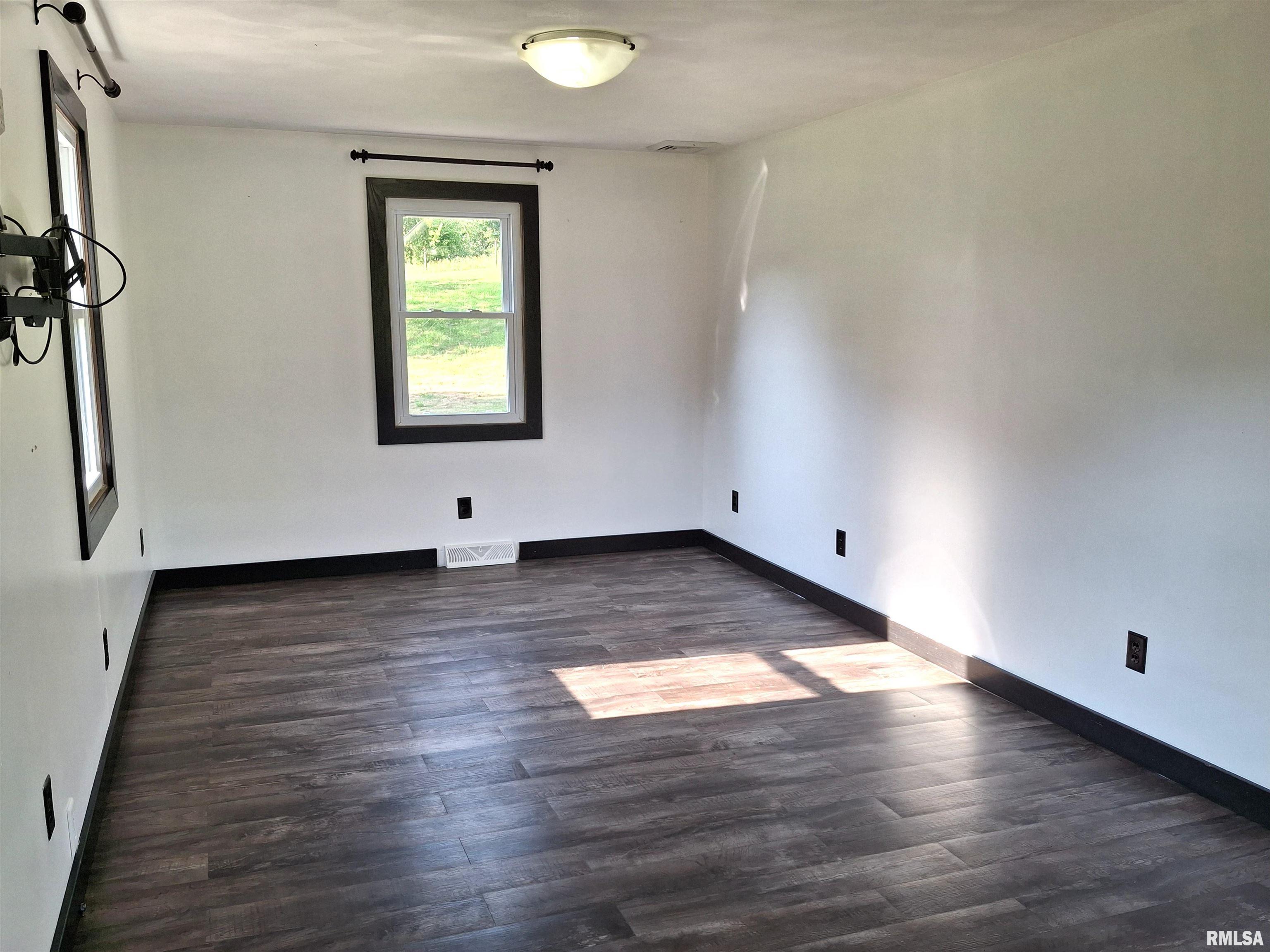 16221 West Sommerfield Road Trivoli, IL 61569 - Photo 11 of 78 Gallery Image 11