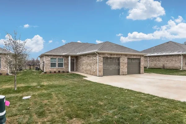 $1,315 | 2405 North Hickory Street, Sherman, TX 75092