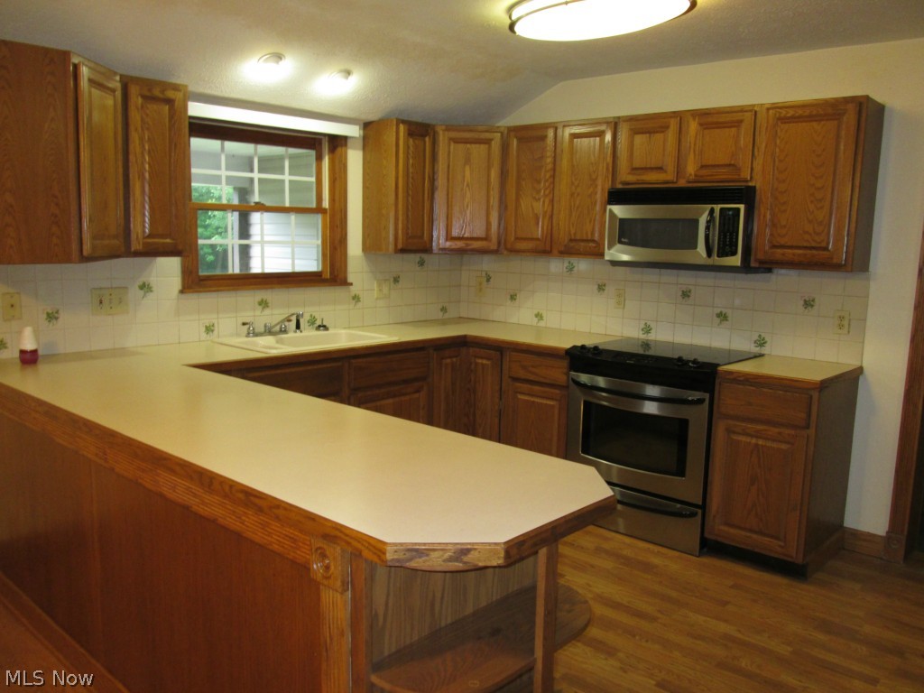 7089 Manchester Road Canal Fulton, OH 44614 - Photo 3 of 24 Gallery Image 3