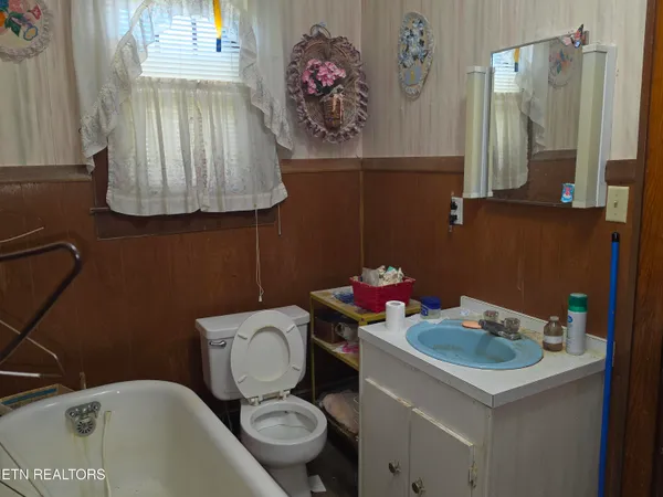 $115,000 | 1009 East Cumberland Avenue, Middlesboro, KY 40965