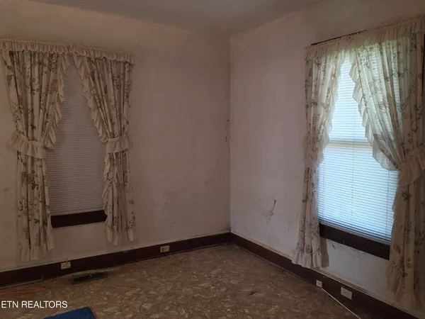 $115,000 | 1009 East Cumberland Avenue, Middlesboro, KY 40965