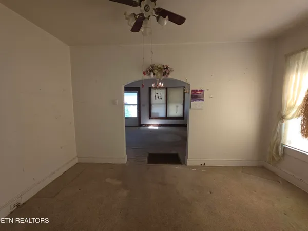 $115,000 | 1009 East Cumberland Avenue, Middlesboro, KY 40965