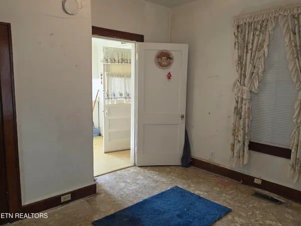 $115,000 | 1009 East Cumberland Avenue, Middlesboro, KY 40965
