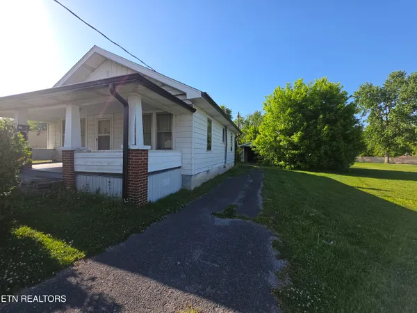 $115,000 | 1009 East Cumberland Avenue, Middlesboro, KY 40965