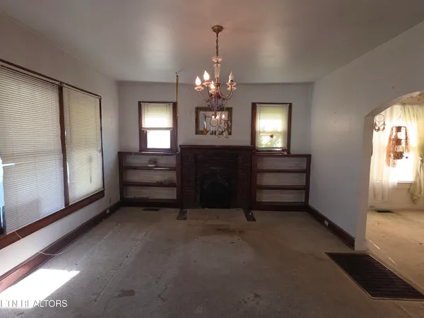 $115,000 | 1009 East Cumberland Avenue, Middlesboro, KY 40965