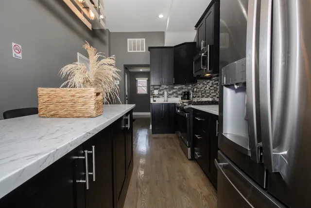 $699,999 | 321 South Richmond Street, Chicago, IL 60612