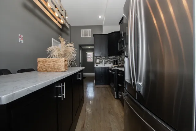 $699,999 | 321 South Richmond Street, Chicago, IL 60612