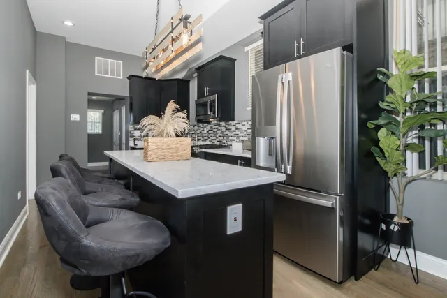 $699,999 | 321 South Richmond Street, Chicago, IL 60612