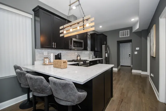 $699,999 | 321 South Richmond Street, Chicago, IL 60612