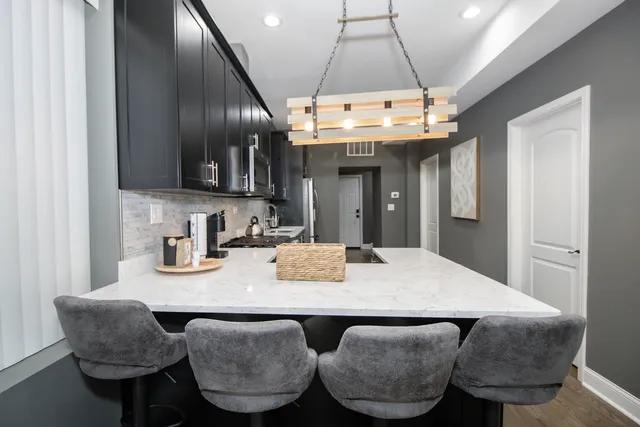 $699,999 | 321 South Richmond Street, Chicago, IL 60612