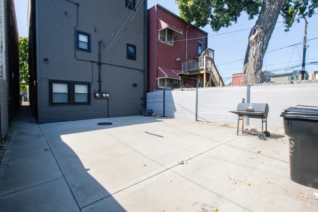 $699,999 | 321 South Richmond Street, Chicago, IL 60612