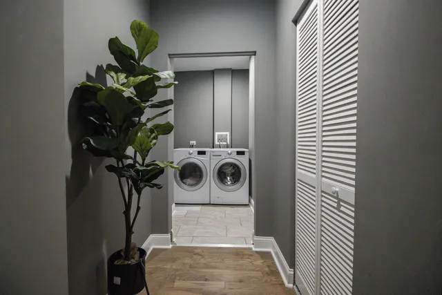 $699,999 | 321 South Richmond Street, Chicago, IL 60612