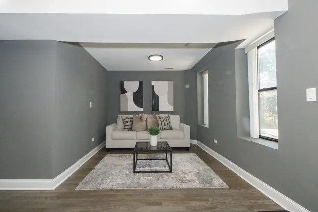 $699,999 | 321 South Richmond Street, Chicago, IL 60612