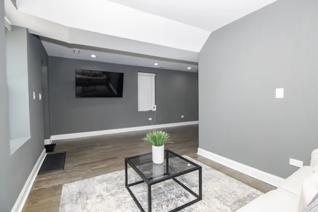 $699,999 | 321 South Richmond Street, Chicago, IL 60612