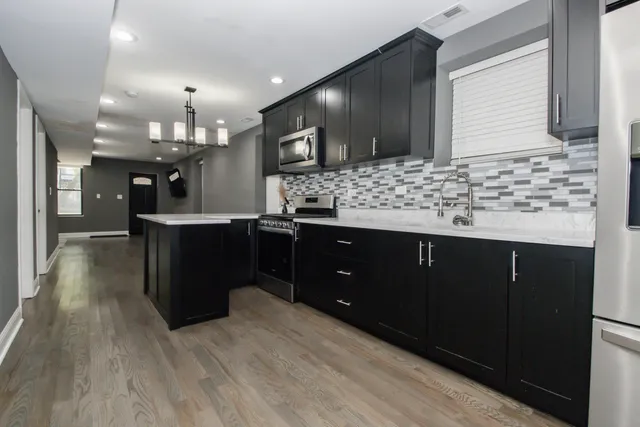 $699,999 | 321 South Richmond Street, Chicago, IL 60612