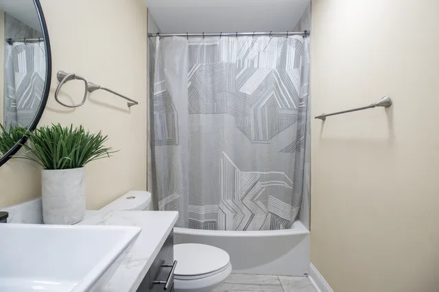 $699,999 | 321 South Richmond Street, Chicago, IL 60612