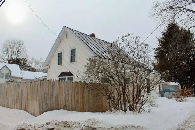 $264,000 | 154 Greenwood Avenue, Farmington, ME 04938