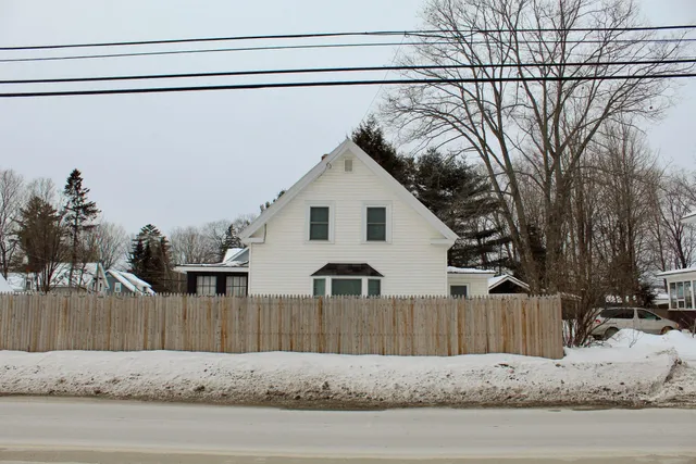 $264,000 | 154 Greenwood Avenue, Farmington, ME 04938