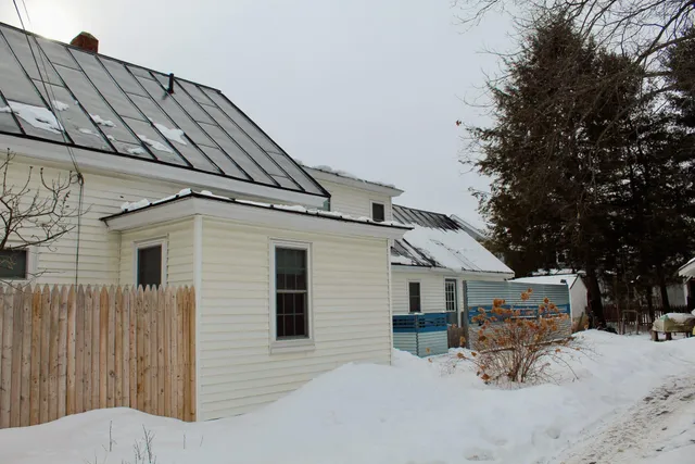 $264,000 | 154 Greenwood Avenue, Farmington, ME 04938