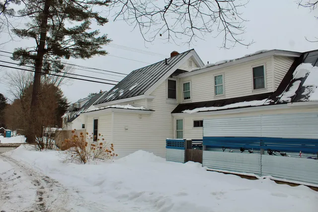 $264,000 | 154 Greenwood Avenue, Farmington, ME 04938