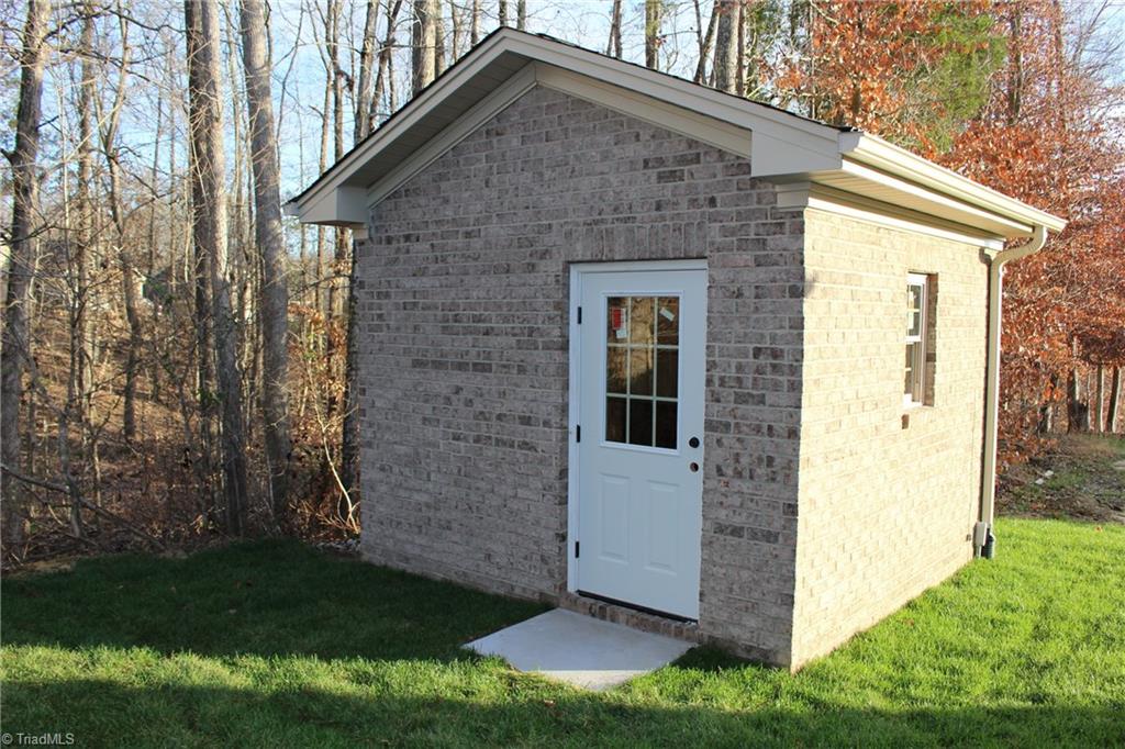2244 Renaissance Lane High Point, NC 27262 - Photo 28 of 30 Gallery Image 28