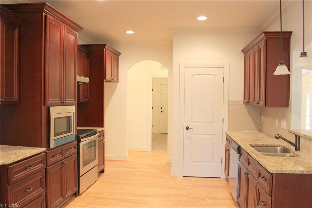 2244 Renaissance Lane High Point, NC 27262 - Photo 7 of 30 Gallery Image 7