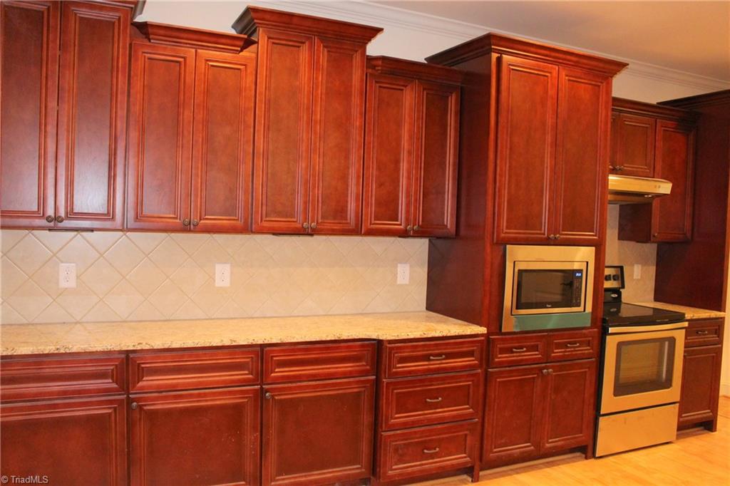 2244 Renaissance Lane High Point, NC 27262 - Photo 8 of 30 Gallery Image 8