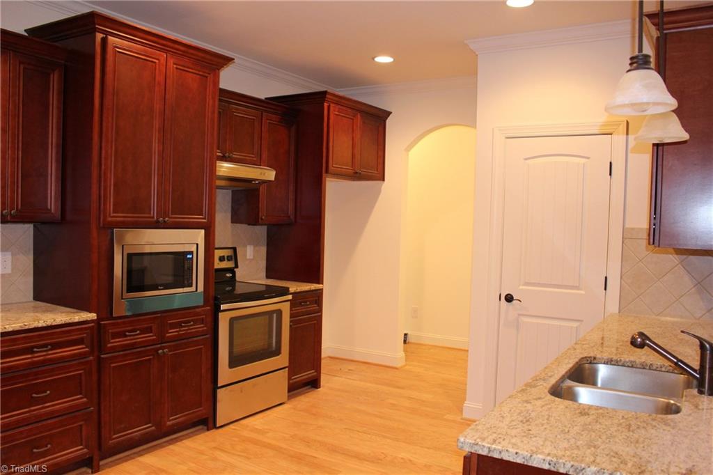 2244 Renaissance Lane High Point, NC 27262 - Photo 9 of 30 Gallery Image 9